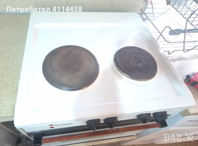 Малка готварска печка с голяма фурна. Много малко иползвана., снимка 2 - Печки, фурни - 51843041