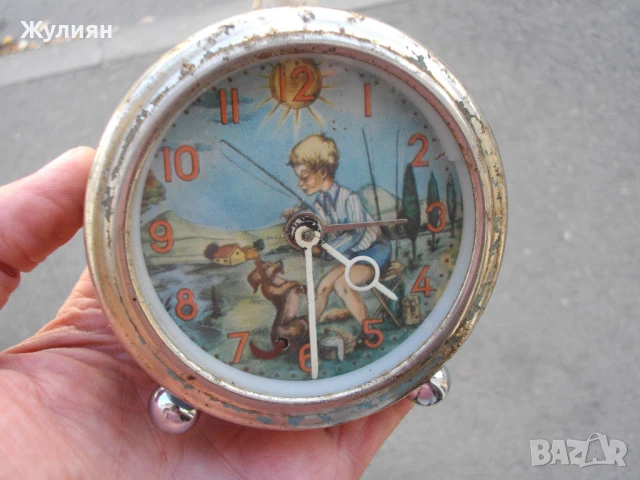 КОЛЕКЦИОНЕРСКИ АНИМИРАН БУДИЛНИК VICTORIA , снимка 4 - Антикварни и старинни предмети - 51301108