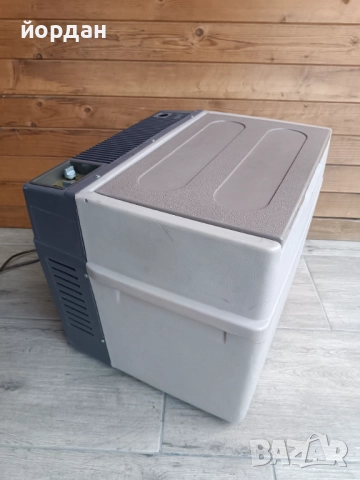 Хладилник на газ 12 и 220 в. Electrolux , снимка 5 - Хладилни чанти - 51912276