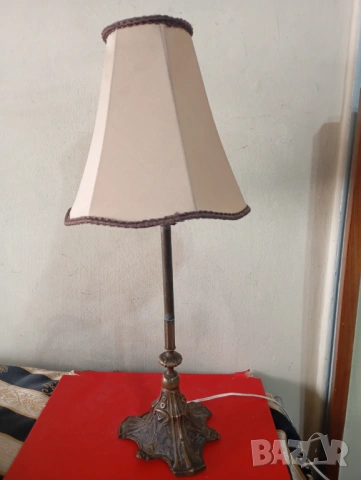 Настолна лампа арт нуво