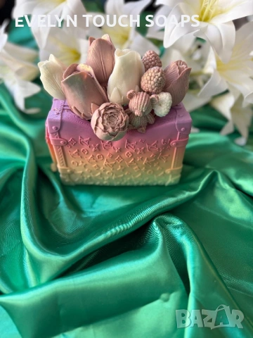 Луксозни подаръчни букети със сапунени цветя , снимка 3 - Подаръци за жени - 54231039