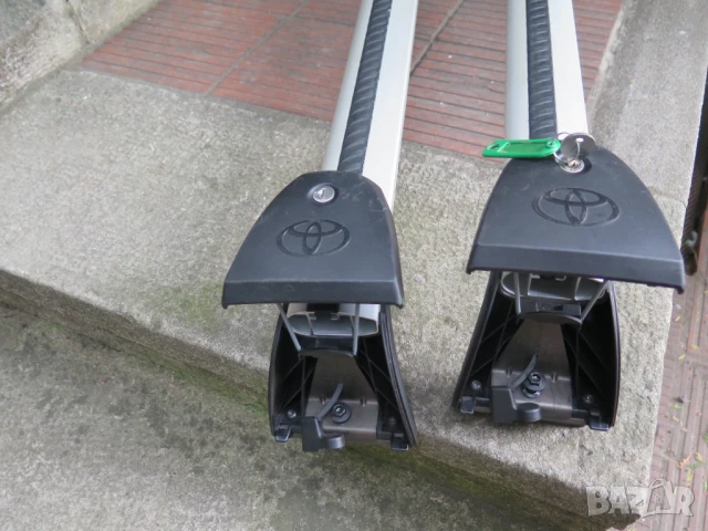 TOYOTA RAV4 след 2017,Оригинални напречни греди,thule, снимка 6 - Аксесоари и консумативи - 50828051