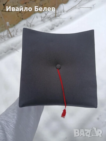 Оригинална шапка от магистратура в Германия