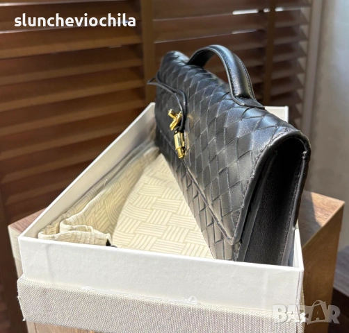 Чанта BottegaVeneta Andiamo Clutch, снимка 2 - Чанти - 54225367