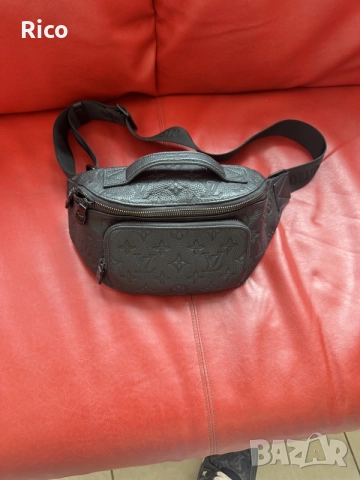 Louis Vuitton Rush Bumbag Оригинална Чанта, снимка 4 - Чанти - 56231982