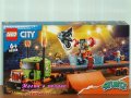 Продавам лего LEGO City 60294 - Каскадьорски шоу камион