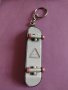 Красив ключодържател СКЕИДБОРД хубав аксесоар за детска раница чанта- 17827, снимка 4