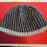Зимна шапка, снимка 1 - Шапки - 39601891