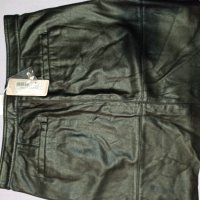 Esqualo L,XL- Нова с етикети къса  черна пола от еко кожа и велур , снимка 4 - Поли - 38565401