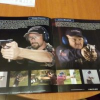 Смит и Уесън каталог с пистолети 2006г - SMITH & WESSON 2006 gun catalog, снимка 5 - Енциклопедии, справочници - 34084749