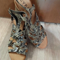 Дамски сандали с ток, снимка 5 - Дамски обувки на ток - 44724917