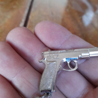 Стар ключодържател Пистолет CZ, снимка 3 - Други ценни предмети - 44718005