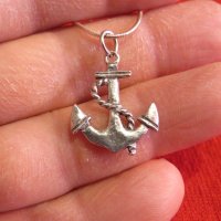Малка сребърна котва със синджирче - попътен вятър и закрила за всеки моряк ., снимка 2 - Колиета, медальони, синджири - 35336091