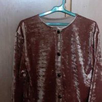 Плюшена блуза бежова с дълъг ръкав , снимка 2 - Блузи с дълъг ръкав и пуловери - 29209287
