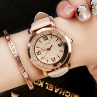 Красив дамски кварцов часовник с кристали-кожена верижка., снимка 1 - Дамски - 31163052