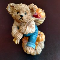 Колекционерска фигурка Fall Harvest Bears for Home Interiors & Gifts 11768 2002, снимка 13 - Колекции - 37940674
