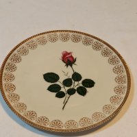 Немска порцеланова чиния роза със златен кант , снимка 2 - Декорация за дома - 37969059