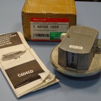 пресостат Honeywell C6045D 1050 Gas and Air Pressure Switch, снимка 1 - Резервни части за машини - 37515853