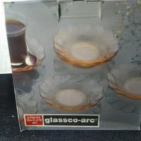 Комплект от 6 стъклени, чаени чинийки в кутия, снимка 5 - Чинии - 30882215