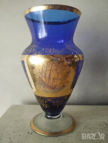 Стъклена ваза Бохемия, снимка 1