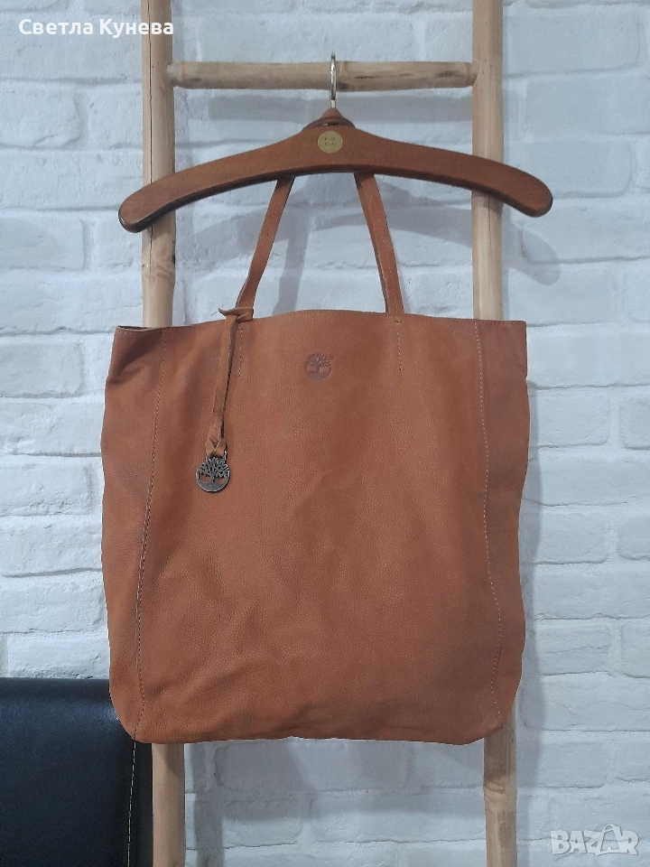 Дамска чанта от естествена кожа на марката TIMBERLAND , снимка 1