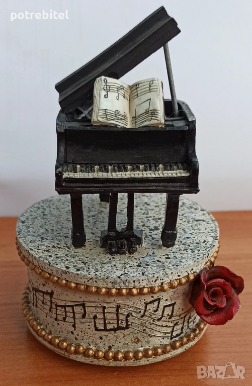 Музикална кутия с пиано / Emperor - за 15 €вро, снимка 1
