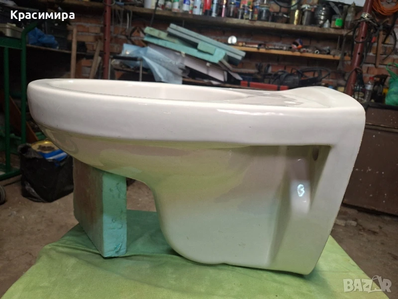 Тоалетни чинии за стенен монтаж, снимка 1