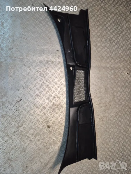 Решетка под чистачки ауди а4б9 , снимка 1