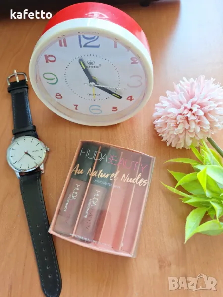 Лот будилник, мъжки часовник и две червила , снимка 1