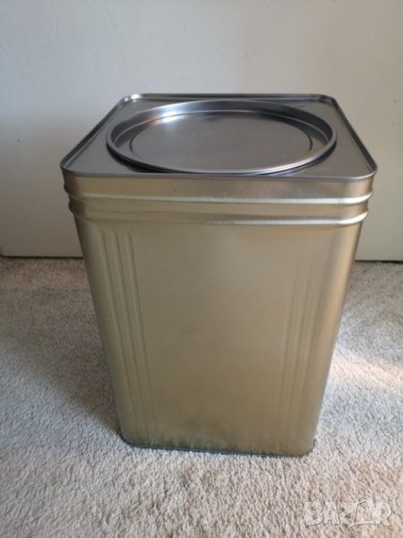 ПЧЕЛЕН МЕД Липа в тенекия реколта 2024, снимка 1