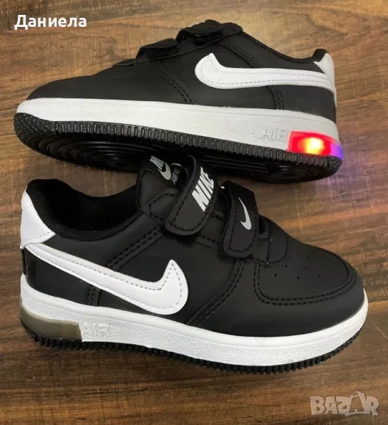 Светещи кецове Найк , снимка 1