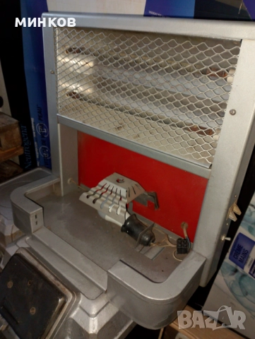 Накуп уреди от Австрия 1 бус компютри монитори бюра столове кафемашини ТV стари Рутери и др.уреди, снимка 7 - Работни маси и бюра - 52892632