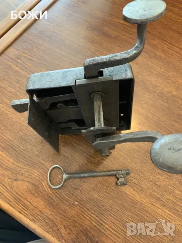 Антикварна брава с ключ (Австро-Унгария, 1867–1918), снимка 6 - Антикварни и старинни предмети - 49333088