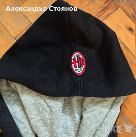 Оригинален лимитиран суичер на AC Milan – уникат от Италия, снимка 2 - Футбол - 52198869