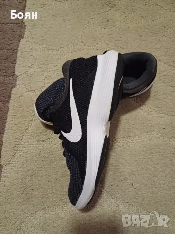 Маратонки Nike Revolution 4, снимка 2 - Маратонки - 48311251