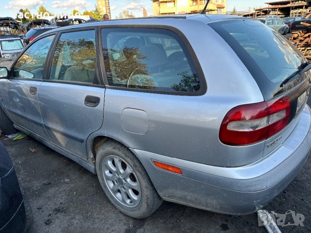 Volvo V40 1.9 TD на части, снимка 4 - Автомобили и джипове - 42911546