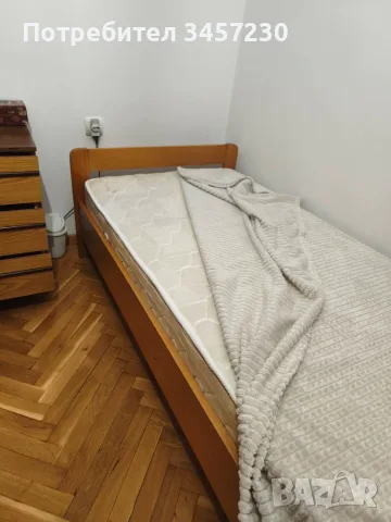 Продавам две легла