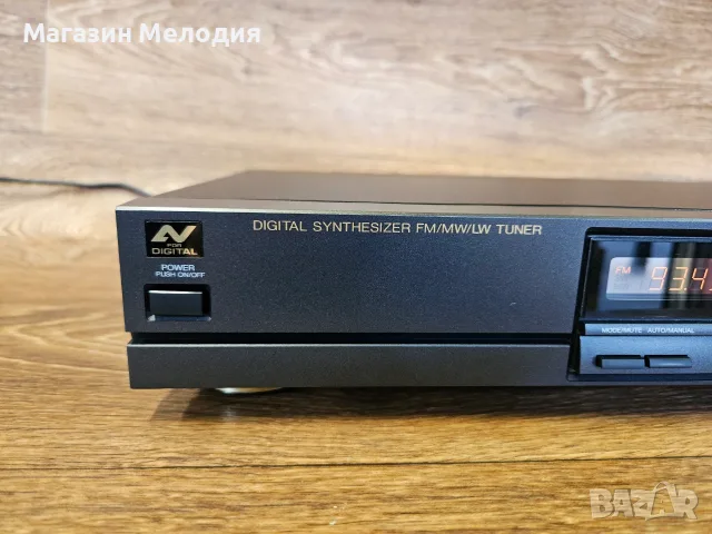 Тунер Universum T46010 – Немска класика от златната ера на аудиото, снимка 3 - Декове - 55752384