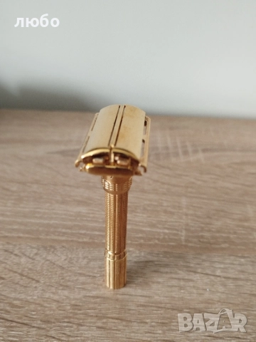 Самобръсначка GILLETE ARISTOCRAT Във 22 м Златно Покритие Чисто Нова не Употребявана , снимка 6 - Други ценни предмети - 52357117