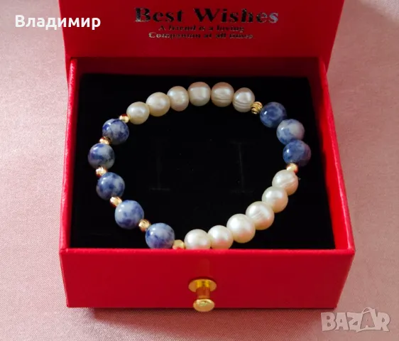 Ръчно изработена гривна - содалит и перли в кутия със криогенна роза , снимка 2 - Гривни - 48633479