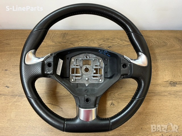 Оригинални с перфорирана кожа волани Peugeot 3008 Пежо pejo