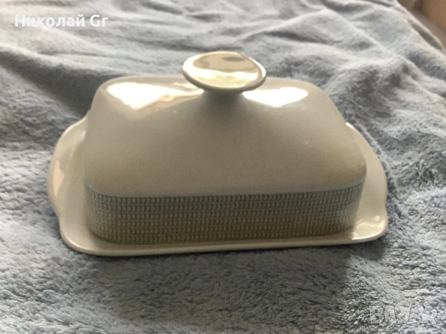 Ястие с масло порцелан произведено в Германия в1965 години отличен състояние дължина 18 см