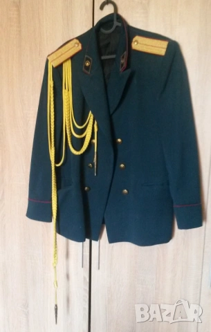 Стара военна униформа, куртка, с още 2 пагона и 1 ръкавица