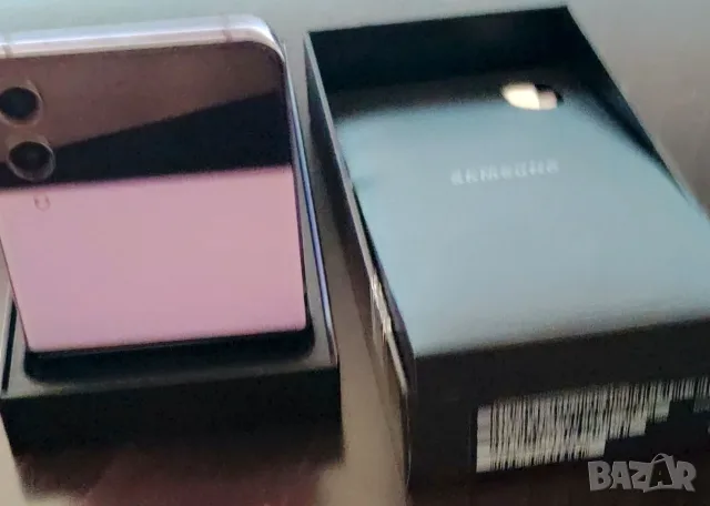 Samsung Galaxy Z Flip 4 за резервни части, снимка 7 - Резервни части за телефони - 55327408