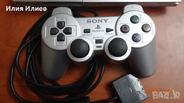 Sony PlayStation 2 Super Slim Silver Edition + 3 игри подарък, снимка 2 - Игри за PlayStation - 48070444