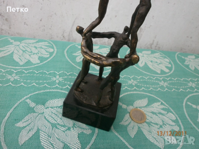 Стара масивна бронзова скулптура статуетка, снимка 2 - Антикварни и старинни предмети - 52606459