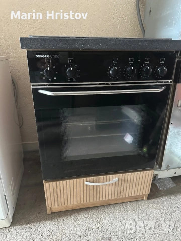 Печка с керамични котлони Miele Classic