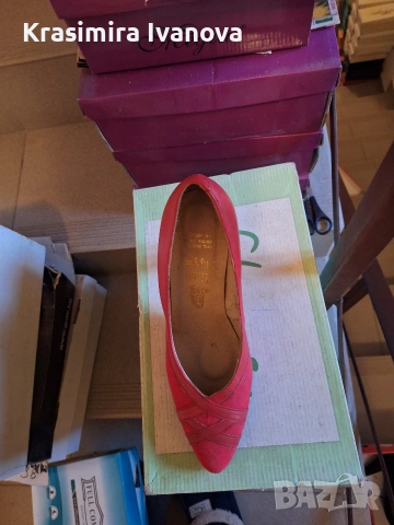 нови обувки естествена кожа цвят червен 