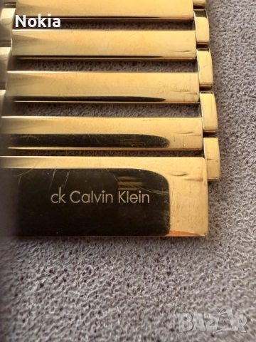 ЧИСТО НОВ дамски часовник-гривна Calvin Klein Dress Horizontal (Златист) – Swiss Made, снимка 2 - Дамски - 55783850