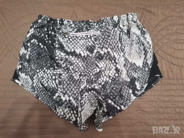 Къси панталонки Nike dri fit размер S, снимка 2 - Къси панталони и бермуди - 52407324